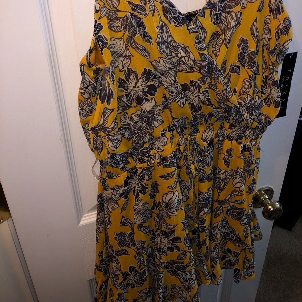 Romper - Picture 2 of 5